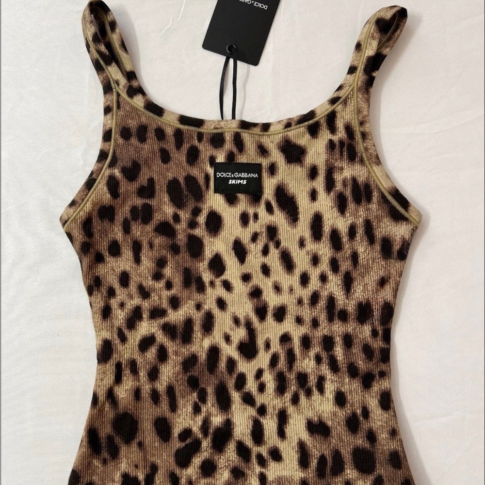 SKIMS
SKIMS x Dolce & Gabbana Cotton Rib Tank - Picture 3 of 7